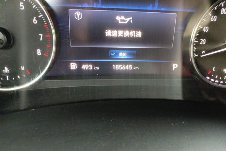 Used Buick GL8 2020 Land Business Class 652T Luxury Model Odometer Close Up