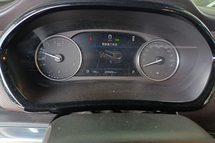 Used Buick GL8 2020 Land Cruiser Executive Class 652T Comfort Model Odometer Close Up