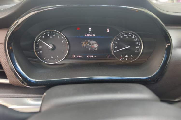 Used Buick GL8 2020 Land Business Class 652T Luxury Model Odometer Close Up