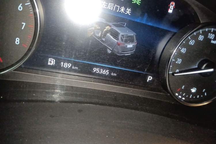 Used Buick GL8 2020 Land Business Class 652T Premium Model Odometer Close Up