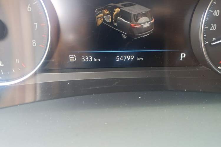 Used Buick GL8 2020 Land Business Class 652T Luxury Model Odometer Close Up