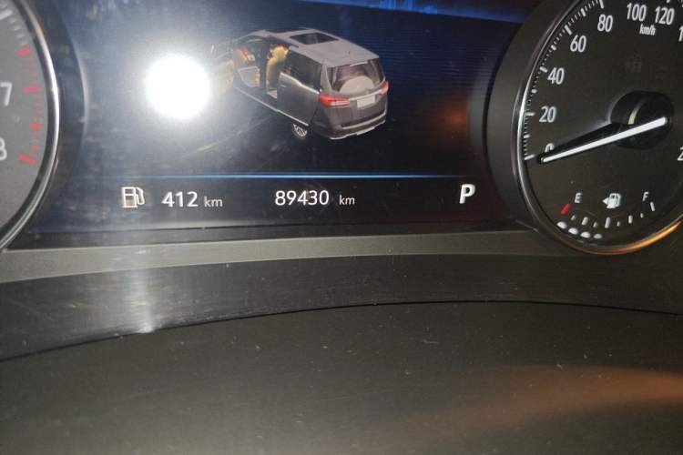 Used Buick GL8 2020 Land Business Class 652T Luxury Model Odometer Close Up