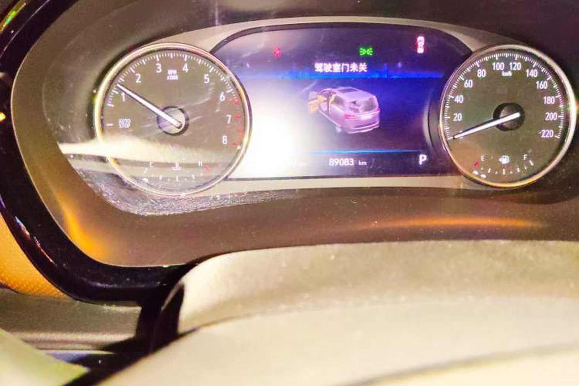 Used Buick GL8 2020 Land Business Class 652T Luxury Model Odometer Close Up