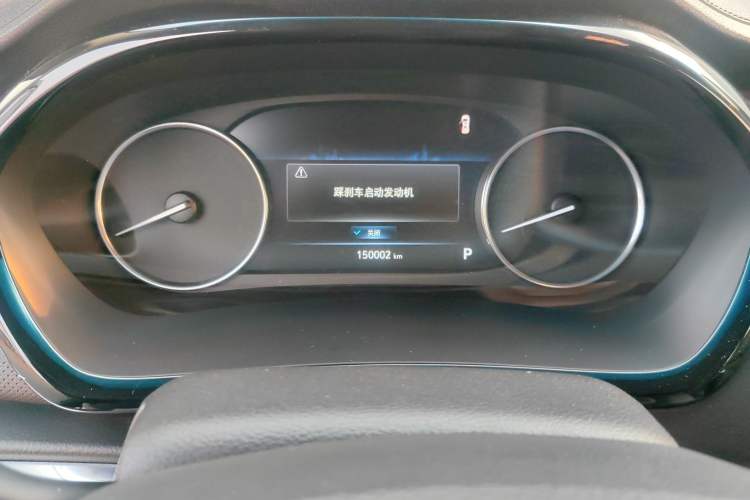 Used Buick GL8 2020 Land Business Class 652T Luxury Model Odometer Close Up