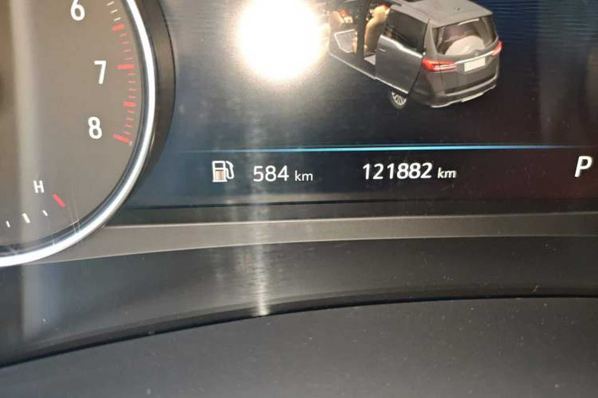 Used Buick GL8 2020 Land Business Class 652T Luxury Model Odometer Close Up