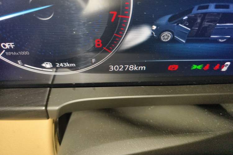 Used Buick GL8 2020 ES Land Cruiser 653T Luxury Edition Odometer Close Up