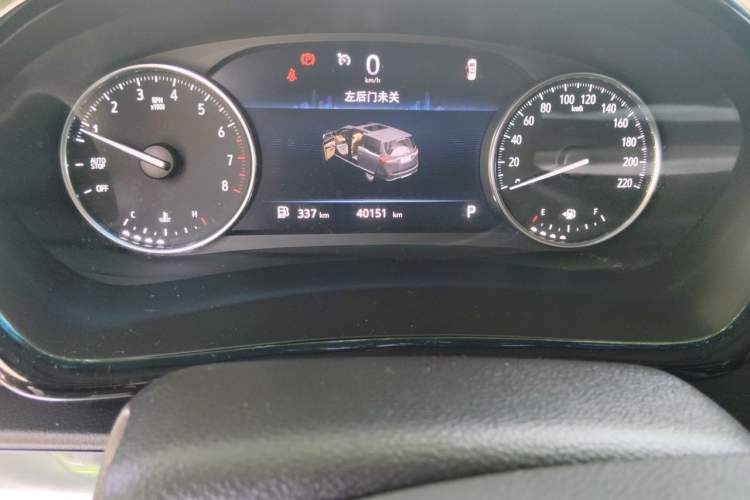Used Buick GL8 2020 Land Business Class 652T Premium Model Odometer Close Up