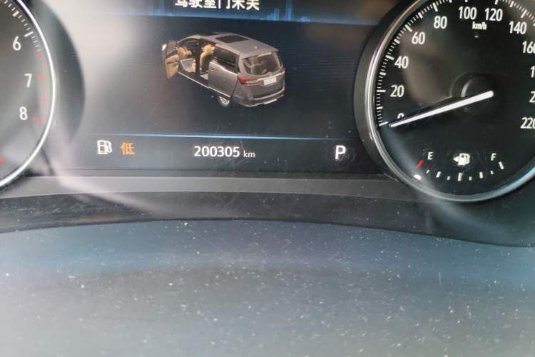 Used Buick GL8 2020 Land Business Class 652T Premium Model Odometer Close Up
