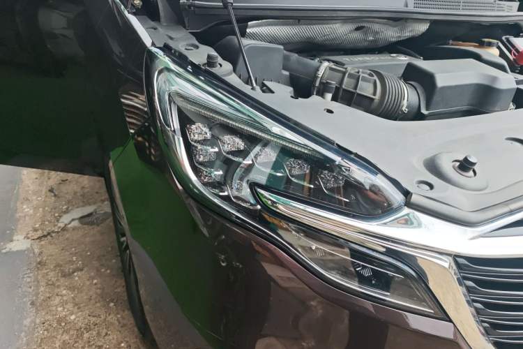 Used Buick GL8 2020 ES Land Cruiser 653T Luxury Model Right Front Headlight