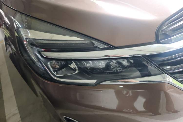 Used Buick GL8 2020 Land Business Class 652T Luxury Model Right Front Headlight
