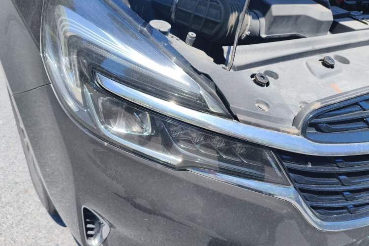 Used Buick GL8 2020 Land Business Class 652T Luxury Model Right Front Headlight