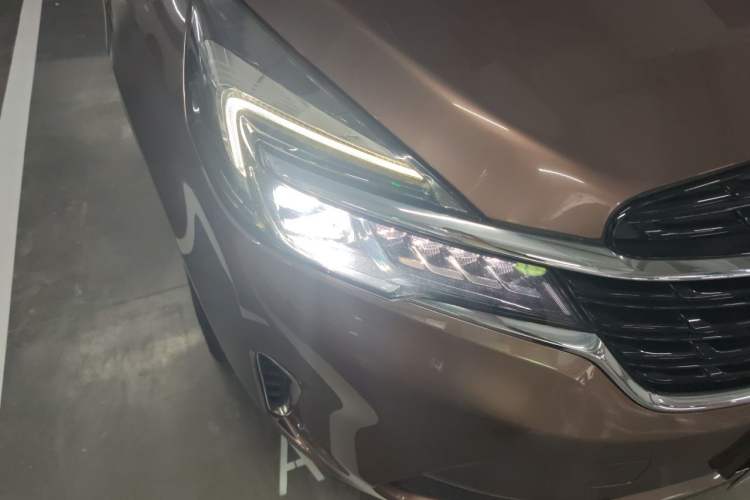 Used Buick GL8 2020 Land Business Class 652T Luxury Model Right Front Headlight