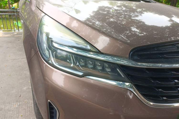 Used Buick GL8 2020 Land Business Class 652T Luxury Model Right Front Headlight