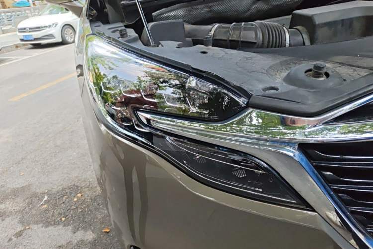 Used Buick GL8 2020 ES Land Cruiser 653T Luxury Edition Right Front Headlight