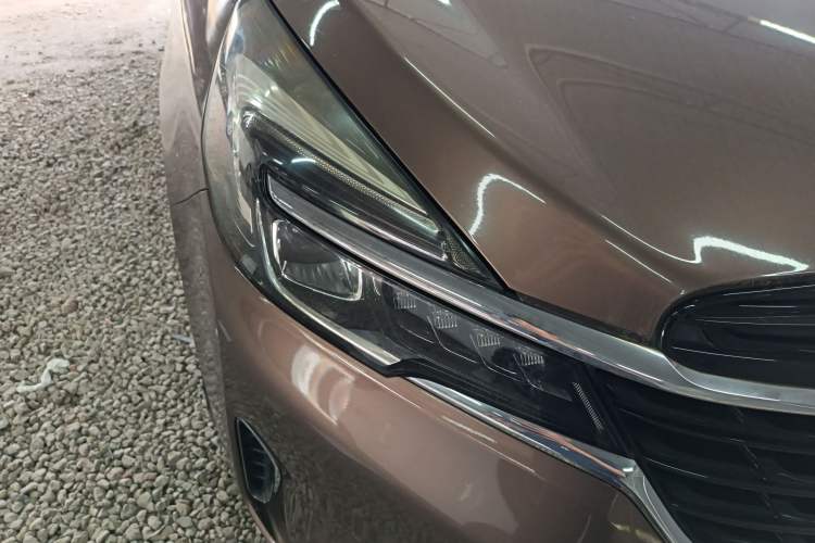 Used Buick GL8 2020 Land Cruiser Executive Class 652T Comfort Model Right Front Headlight