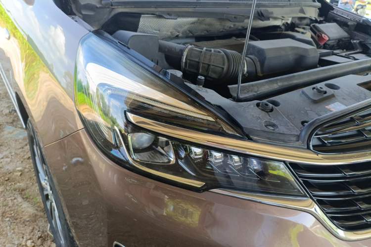Used Buick GL8 2020 Land Business Class 652T Luxury Model Right Front Headlight