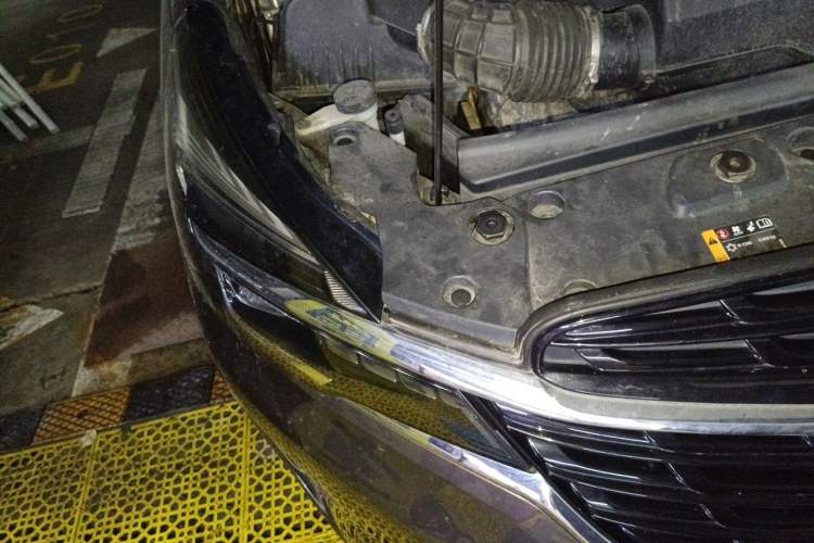 Used Buick GL8 2020 Land Business Class 652T Luxury Model Right Front Headlight