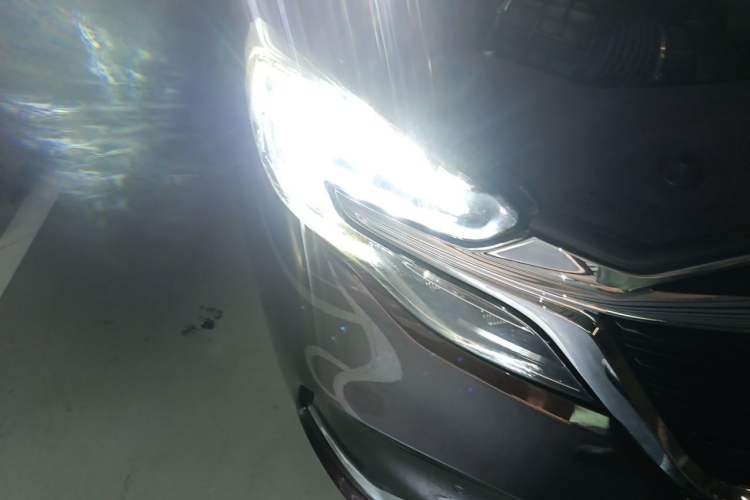 Used Buick GL8 2020 ES Land Cruiser 653T Luxury Model Right Front Headlight