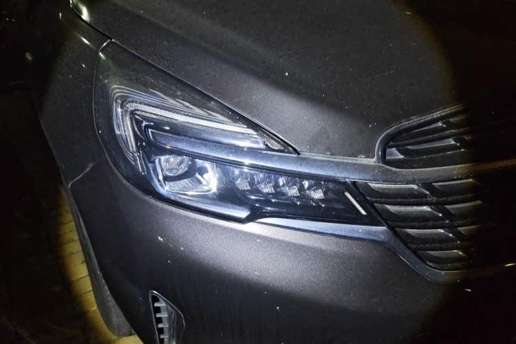 Used Buick GL8 2020 Land Business Class 652T Luxury Model Right Front Headlight