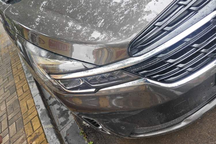 Used Buick GL8 2020 Land Business Class 652T Luxury Model Right Front Headlight