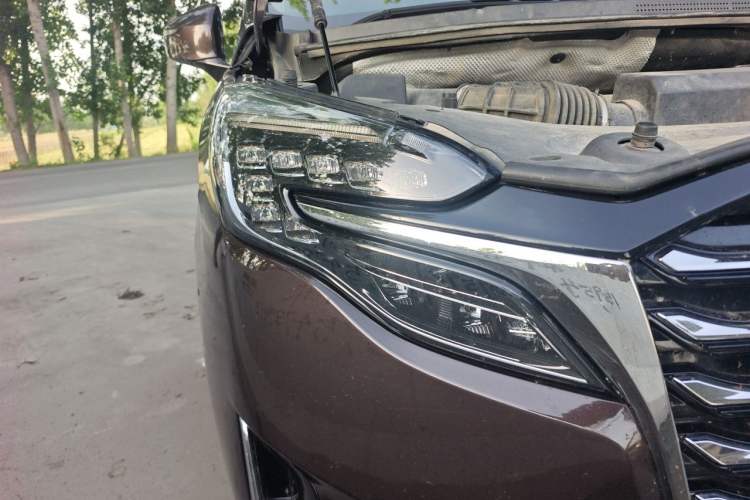 Used Buick GL8 2020 ES Land Cruiser 653T Luxury Edition Right Front Headlight