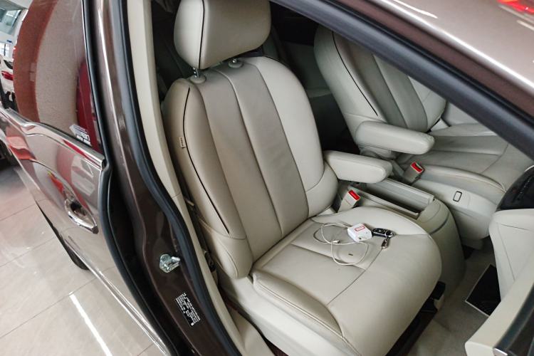 Used Buick GL8 2020 Land Business Class 652T Luxury Model Right Front Seat