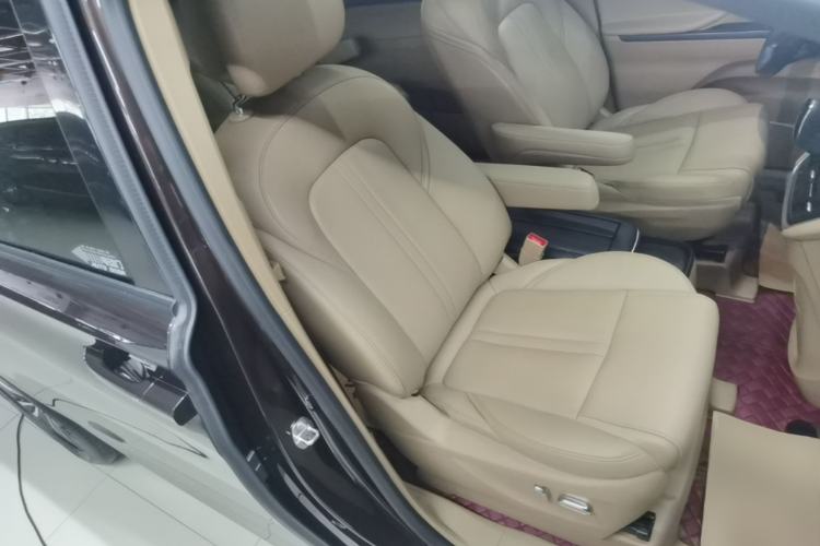 Used Buick GL8 2020 ES Land Cruiser 653T Luxury Edition Right Front Seat