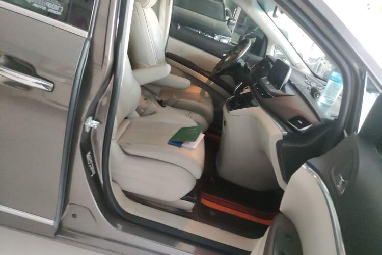 Used Buick GL8 2020 Land Business Class 652T Luxury Model Right Front Seat
