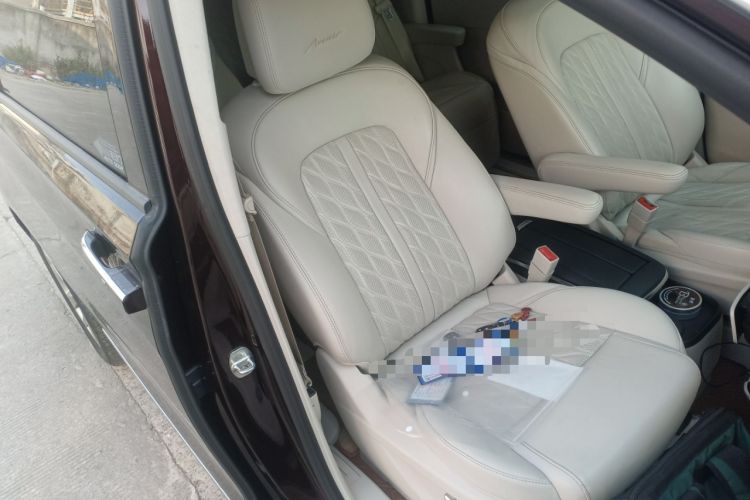 Used Buick GL8 2020 Avenir Avia Six-Seat Deluxe Edition Right Front Seat