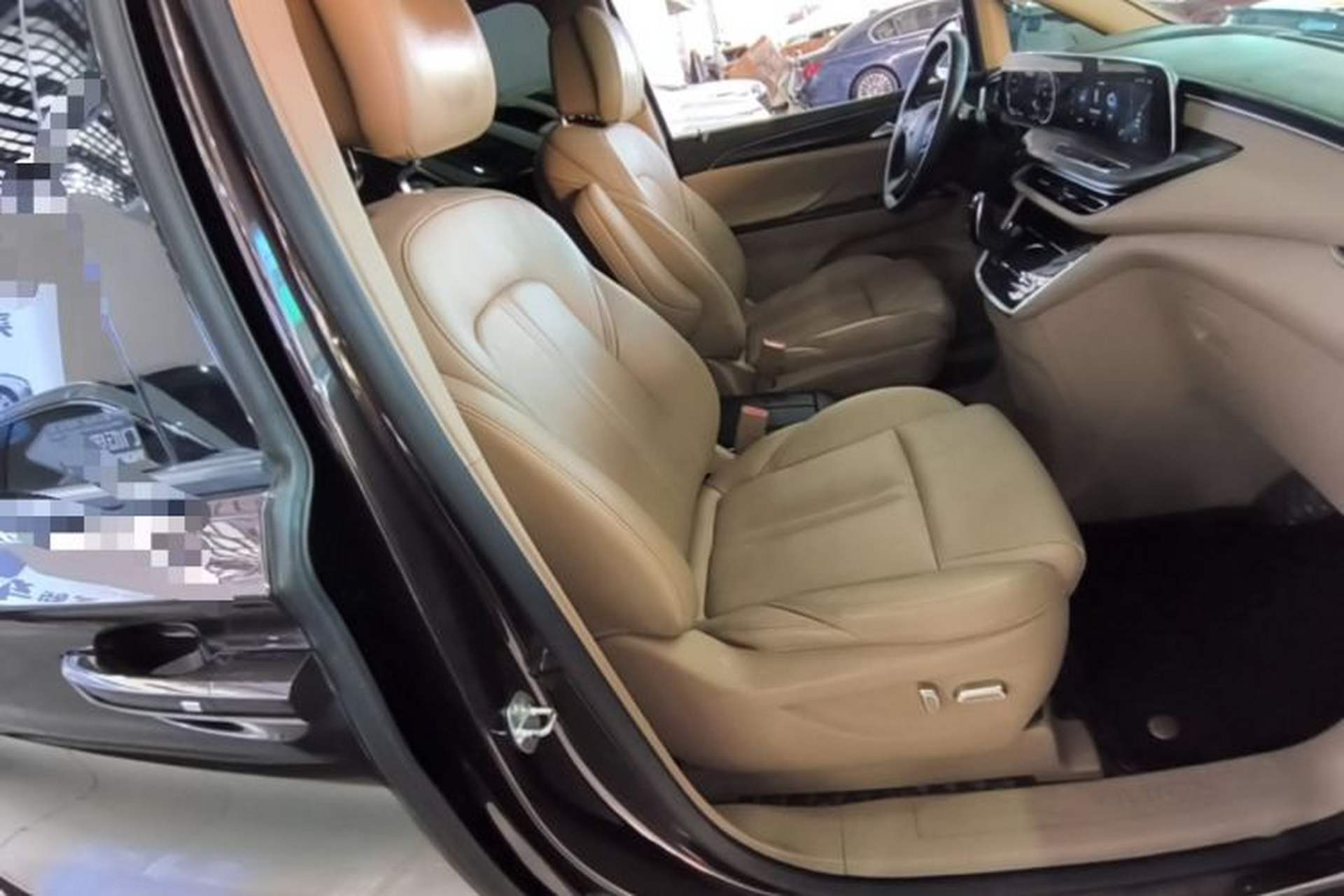 Used Buick GL8 2020 ES Land Cruiser 653T Luxury Edition Right Front Seat