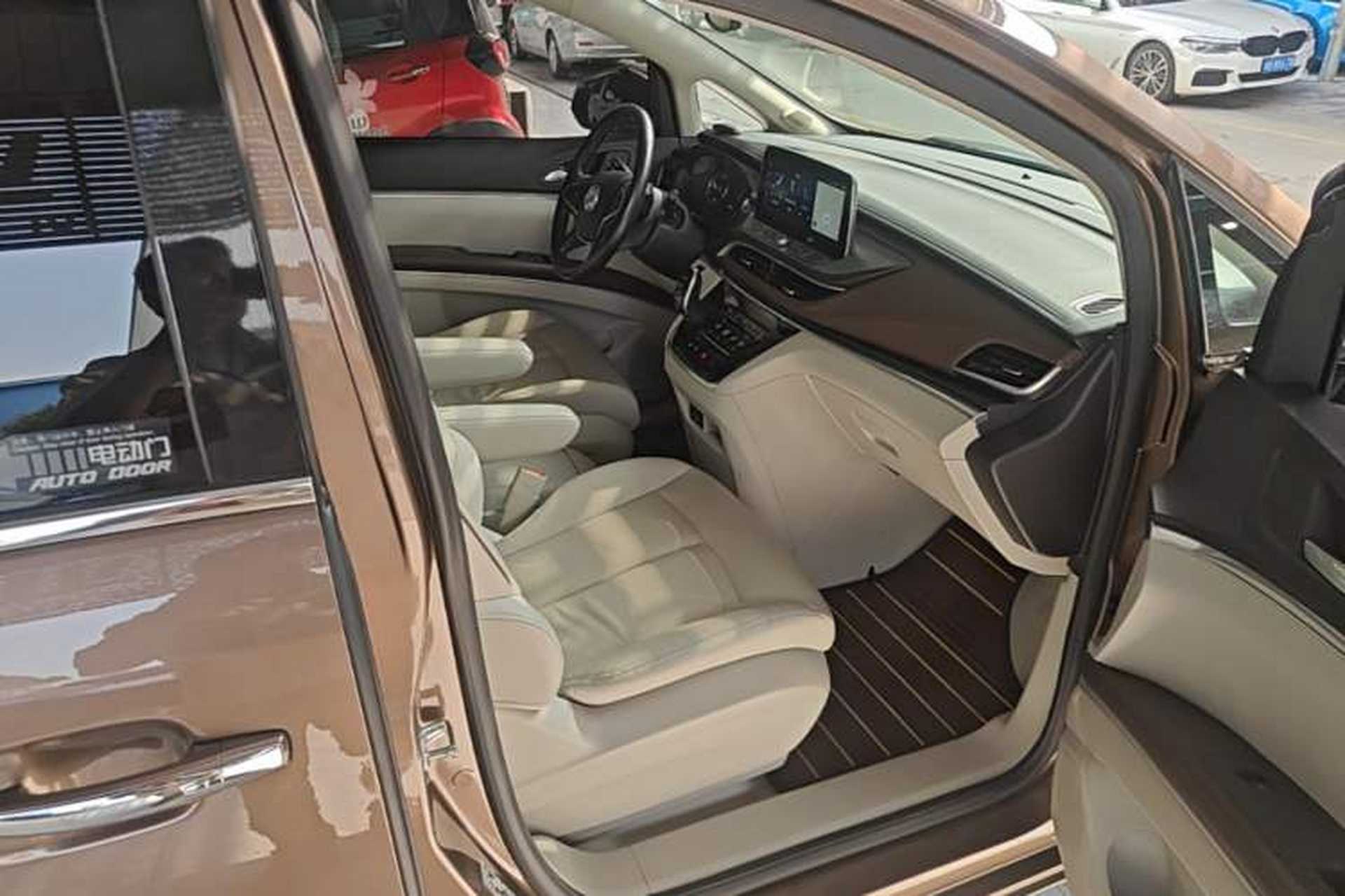 Used Buick GL8 2020 Land Business Class 652T Luxury Model Right Front Seat