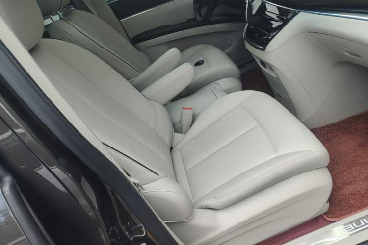 Used Buick GL8 2020 Land Business Class 652T Premium Model Right Front Seat