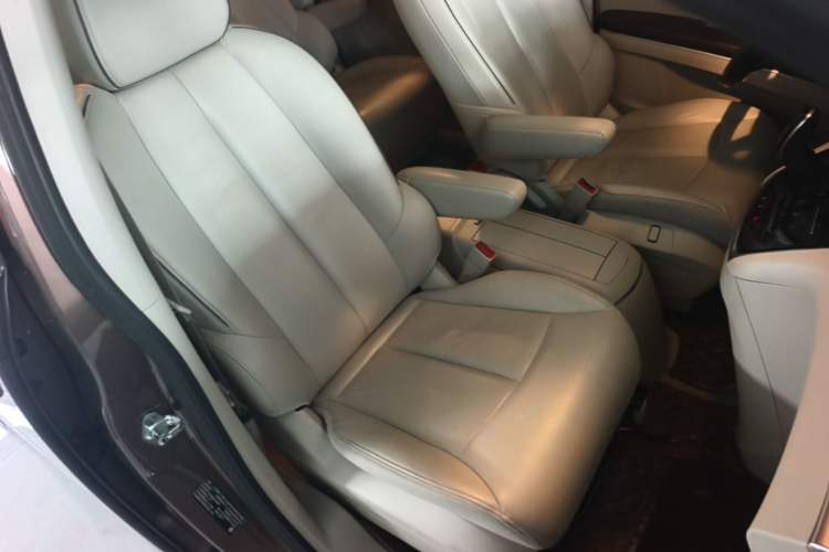 Used Buick GL8 2020 Land Business Class 652T Luxury Model Right Front Seat