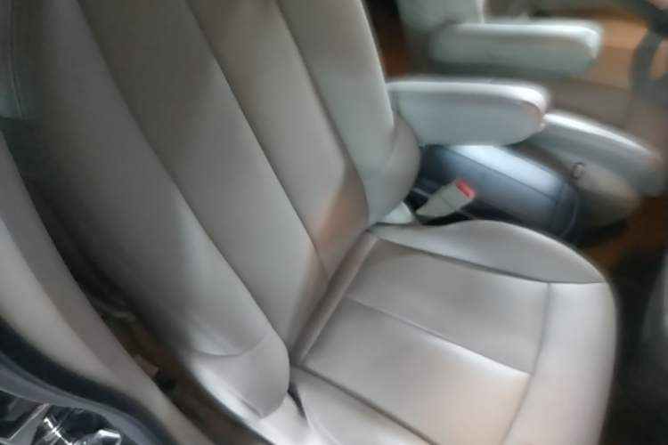 Used Buick GL8 2020 Land Cruiser Executive Class 652T Comfort Model Right Front Seat