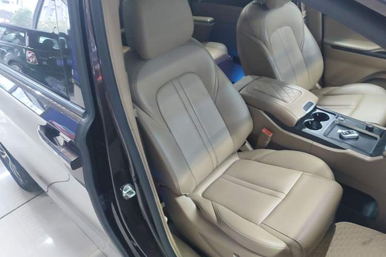 Used Buick GL8 2020 ES Land Cruiser 653T Luxury Edition Right Front Seat