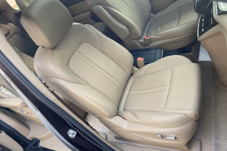 Used Buick GL8 2020 ES Land Cruiser 653T Luxury Model Right Front Seat