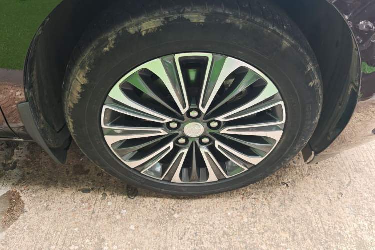 Used Buick GL8 2020 ES Land Cruiser 653T Luxury Model Right Front Wheel Hub