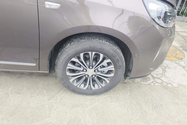 Used Buick GL8 2020 Land Business Class 652T Luxury Model Right Front Wheel Hub