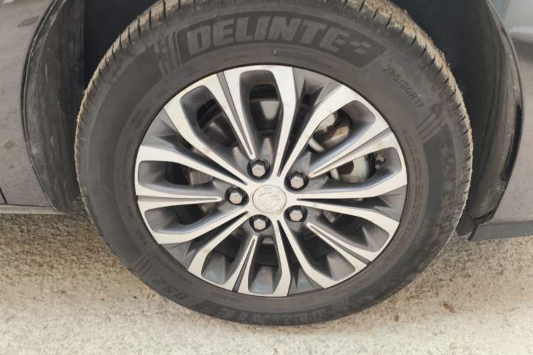 Used Buick GL8 2020 Land Cruiser Executive Class 652T Comfort Model Right Front Wheel Hub