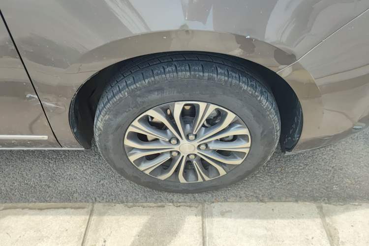 Used Buick GL8 2020 Land Business Class 652T Luxury Model Right Front Wheel Hub