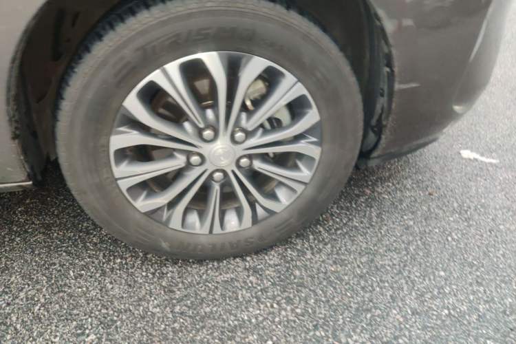 Used Buick GL8 2020 Land Business Class 652T Luxury Model Right Front Wheel Hub