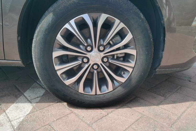 Used Buick GL8 2020 Land Business Class 652T Luxury Model Right Front Wheel Hub