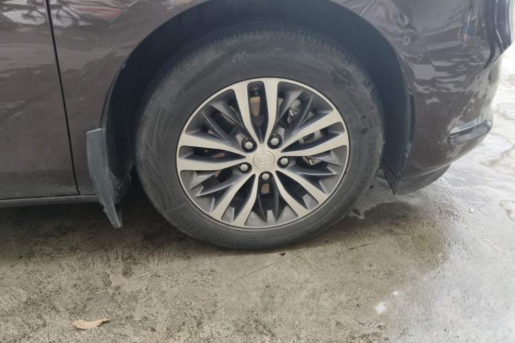 Used Buick GL8 2020 ES Land Cruiser 653T Luxury Edition Right Front Wheel Hub
