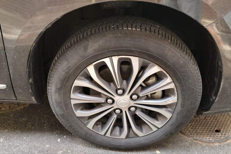 Used Buick GL8 2020 Land Business Class 652T Luxury Model Right Front Wheel Hub