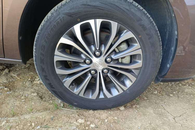 Used Buick GL8 2020 Land Business Class 652T Luxury Model Right Front Wheel Hub