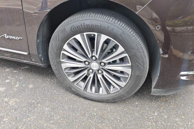 Used Buick GL8 2020 ES Land Cruiser 653T Flagship Model Right Front Wheel Hub