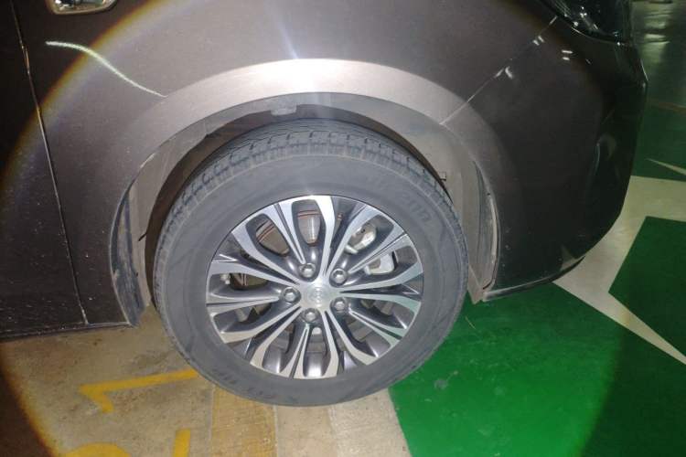 Used Buick GL8 2020 Land Cruiser Executive Class 652T Comfort Model Right Front Wheel Hub