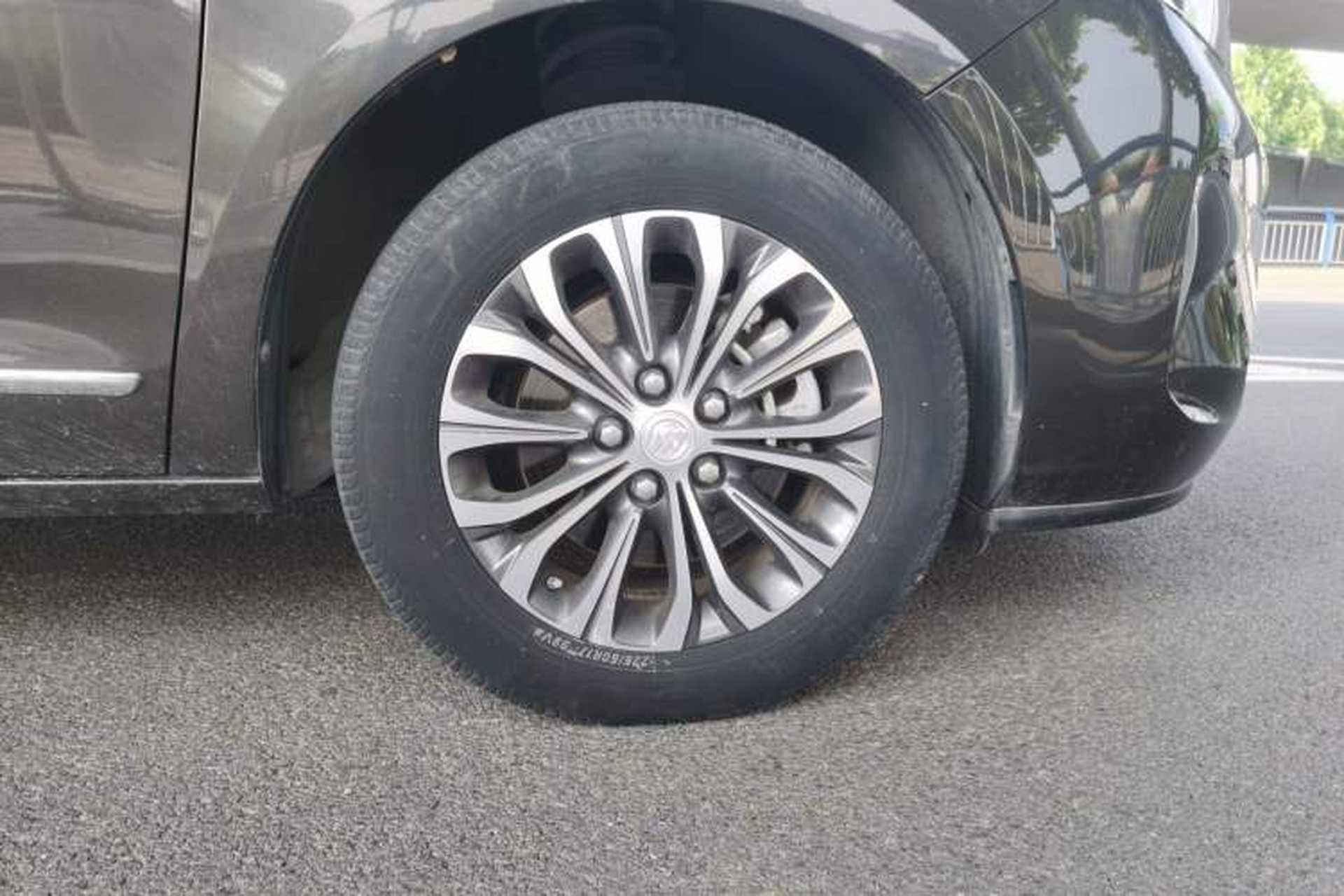 Used Buick GL8 2020 Land Business Class 652T Luxury Model Right Front Wheel Hub
