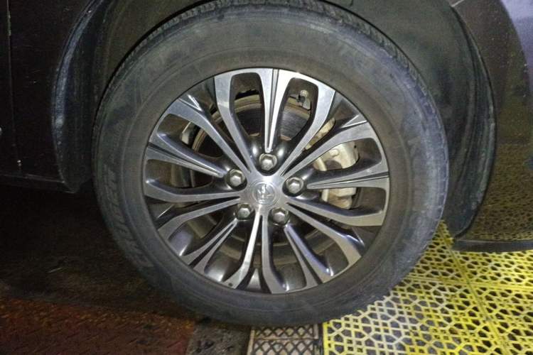 Used Buick GL8 2020 Land Business Class 652T Luxury Model Right Front Wheel Hub