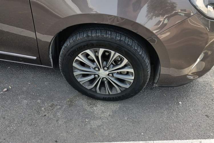 Used Buick GL8 2020 Land Business Class 652T Luxury Model Right Front Wheel Hub